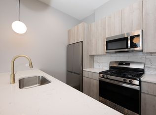913 W School St Apartments, Chicago, IL 60657