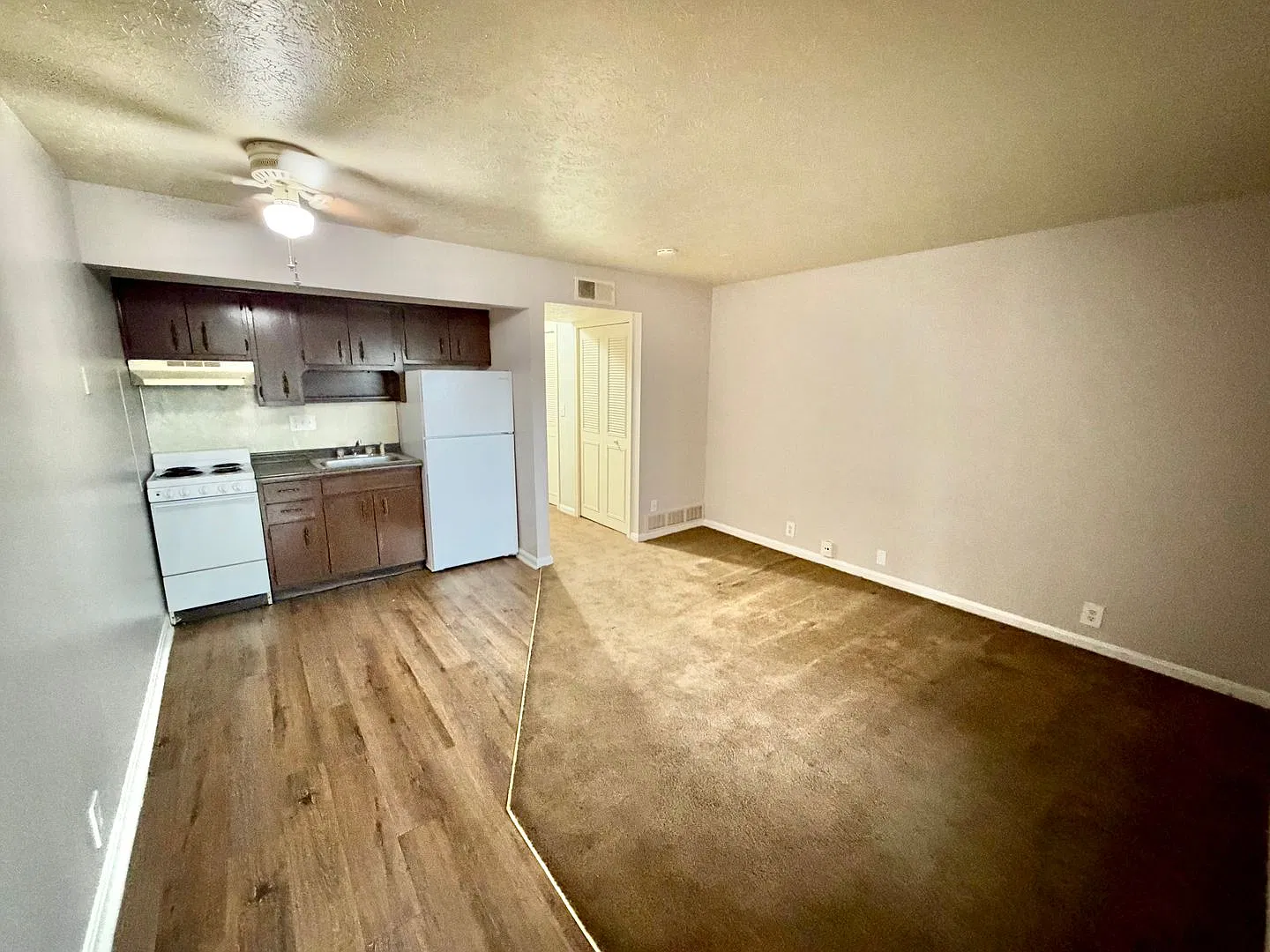 1221 S 3rd Street Unit 8 - Old Louisville Studio Apartment — Photo 2
