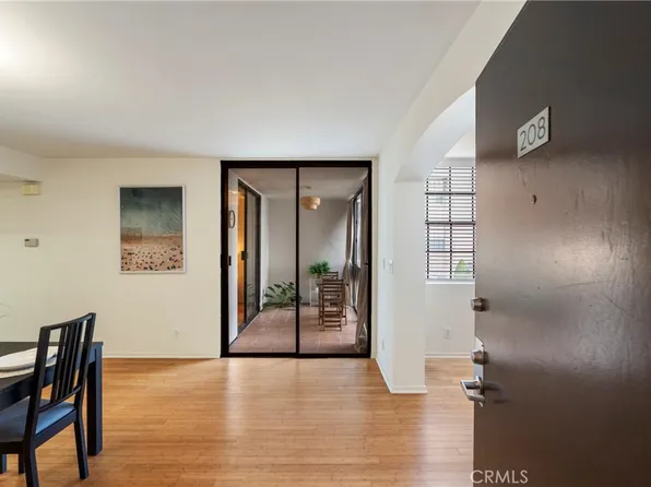 740 N Kings Rd APT 208, Los Angeles, CA 90069