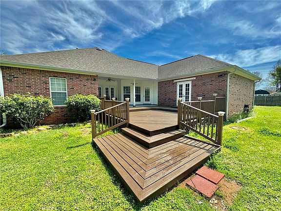 3rd image of 804 Whitfield Dr