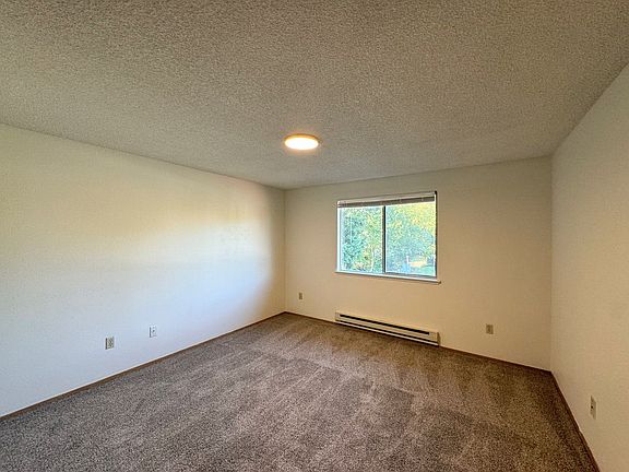 5th image of 9810 132nd Street Ct E APT D