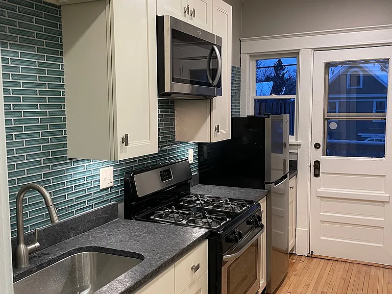 1065 Selby Apartments — Photo 44