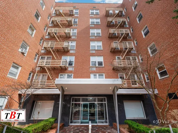 1717 East 18th Street image 1 of 23