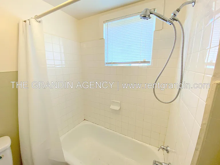 909 13th St SE — Photo 37