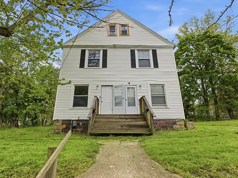 819 Princeton St — Photo 20