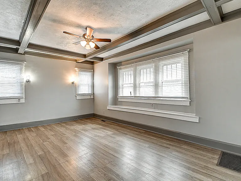 2915 N Talbott St — Photo 8