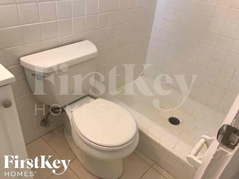 3430 N 72nd Ter — Photo 7