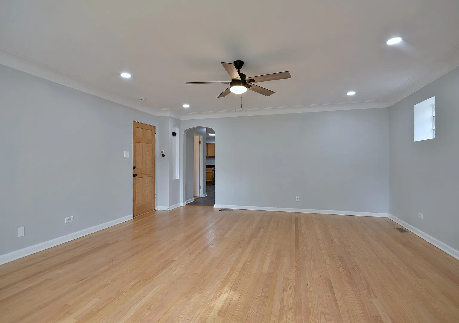 4 bed, 1750 sqft, $3,750 — Photo 4