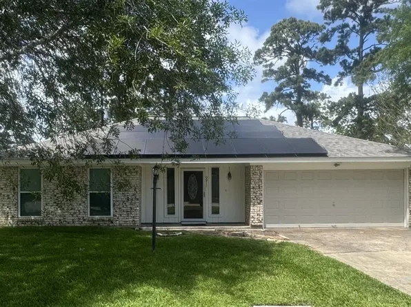 9911 Bayou Woods Dr, Baytown, TX 77521