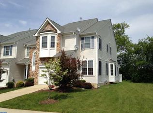 12 Farmington Ct, Bordentown, NJ 08505