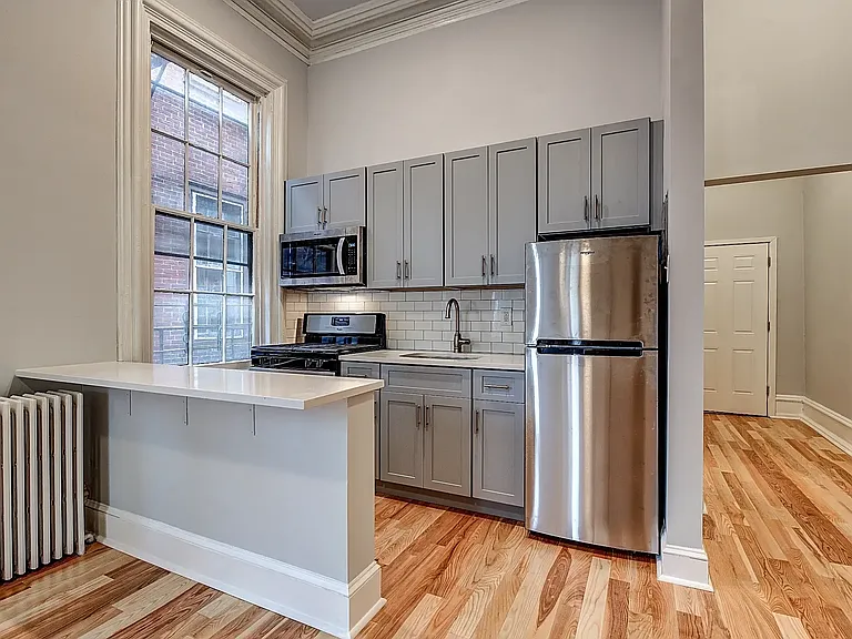 Spruce Street Apartments — Photo 12