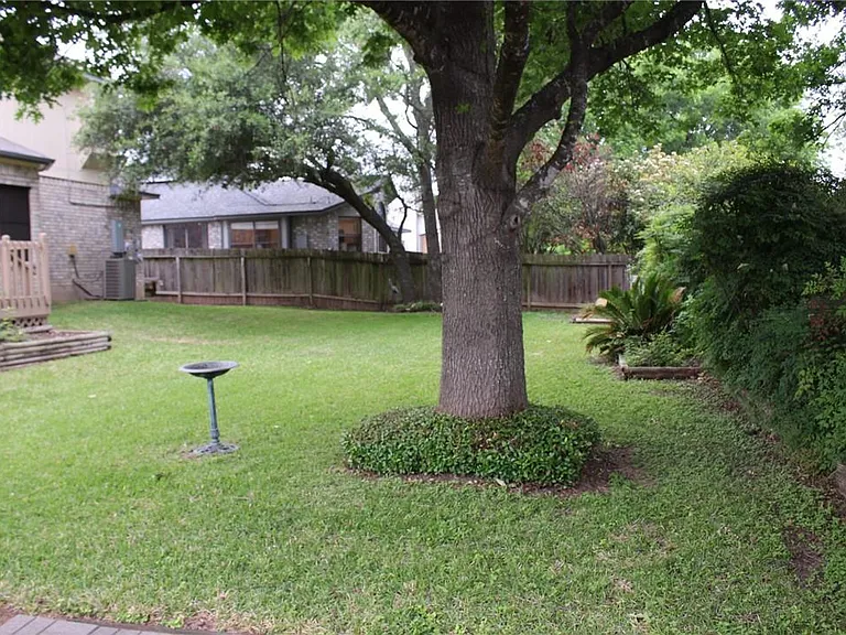 2141 Surrender Ave — Photo 35
