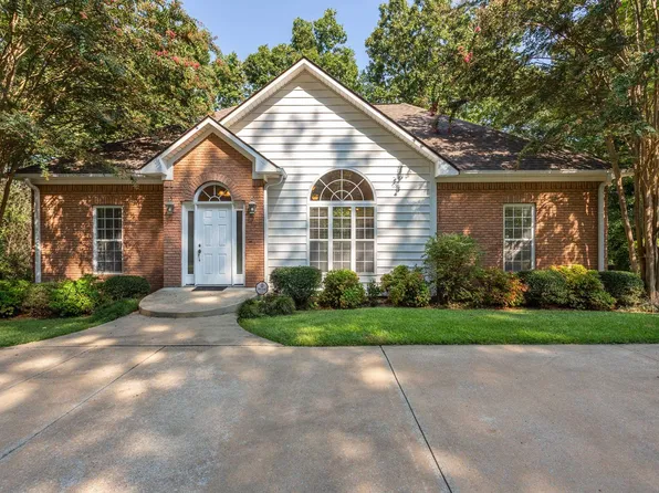120 Canyon Dr, Anniston, AL 36207
