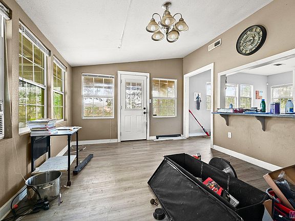 4th image of 77285 Landry Dr