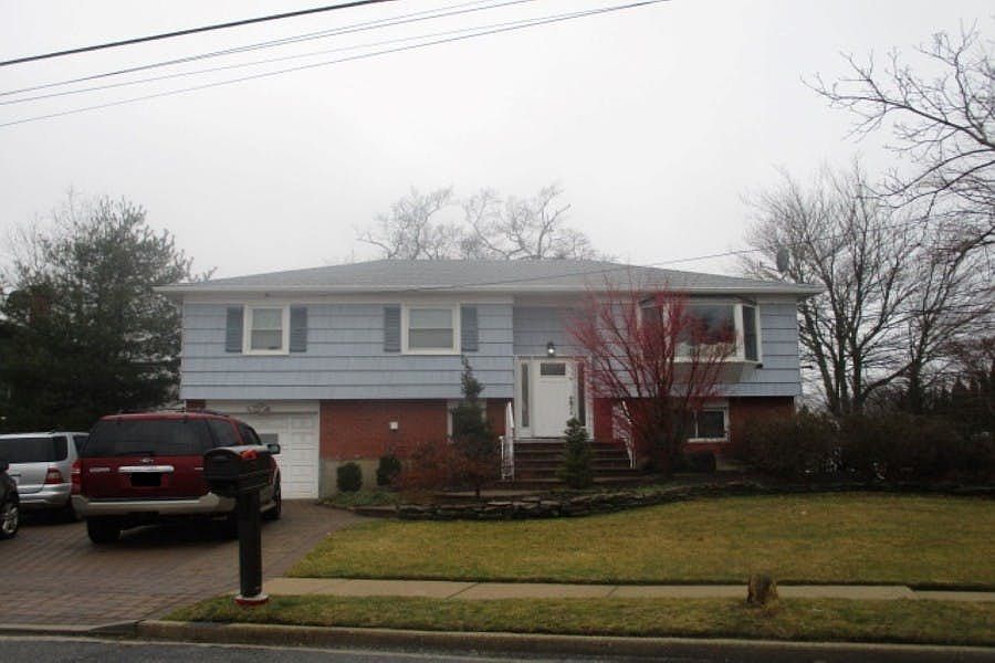 1st image of 15 Roosevelt Blvd