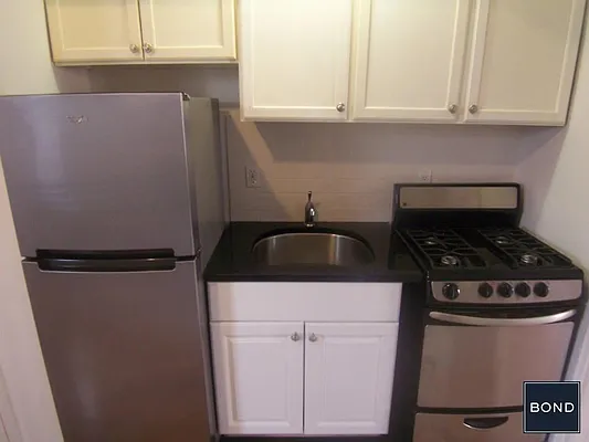 Rented by Bond New York | media 6