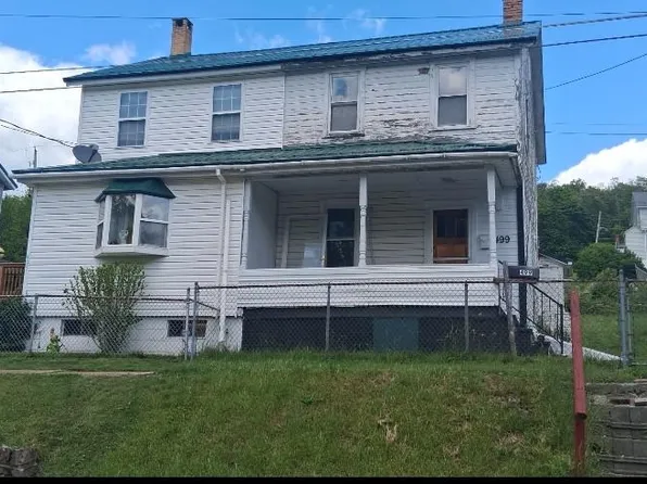 499 2nd St, Windber, PA 15963