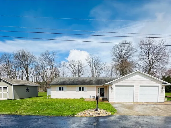 6099 Vale View Dr SW, Sherrodsville, OH 44675