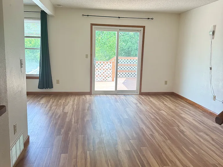 31 Plaza Ave — Photo 9