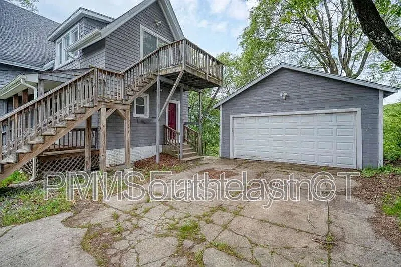 3 bed, 1.0 bath, 1288 sqft, $2,250 — Photo 4