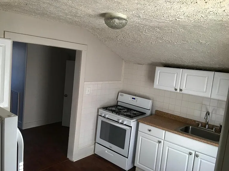 134 University St #2 — Photo 5