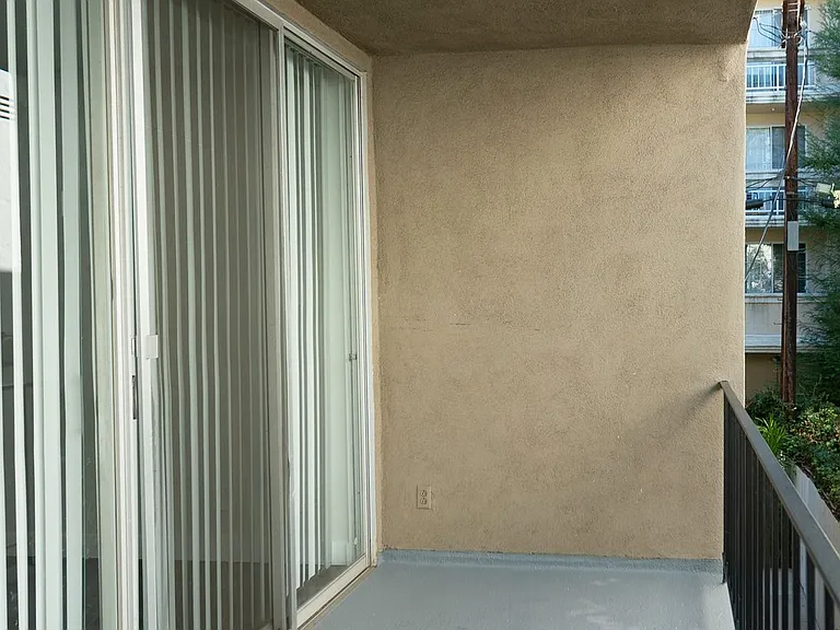 816 S. Bundy Dr — Photo 19