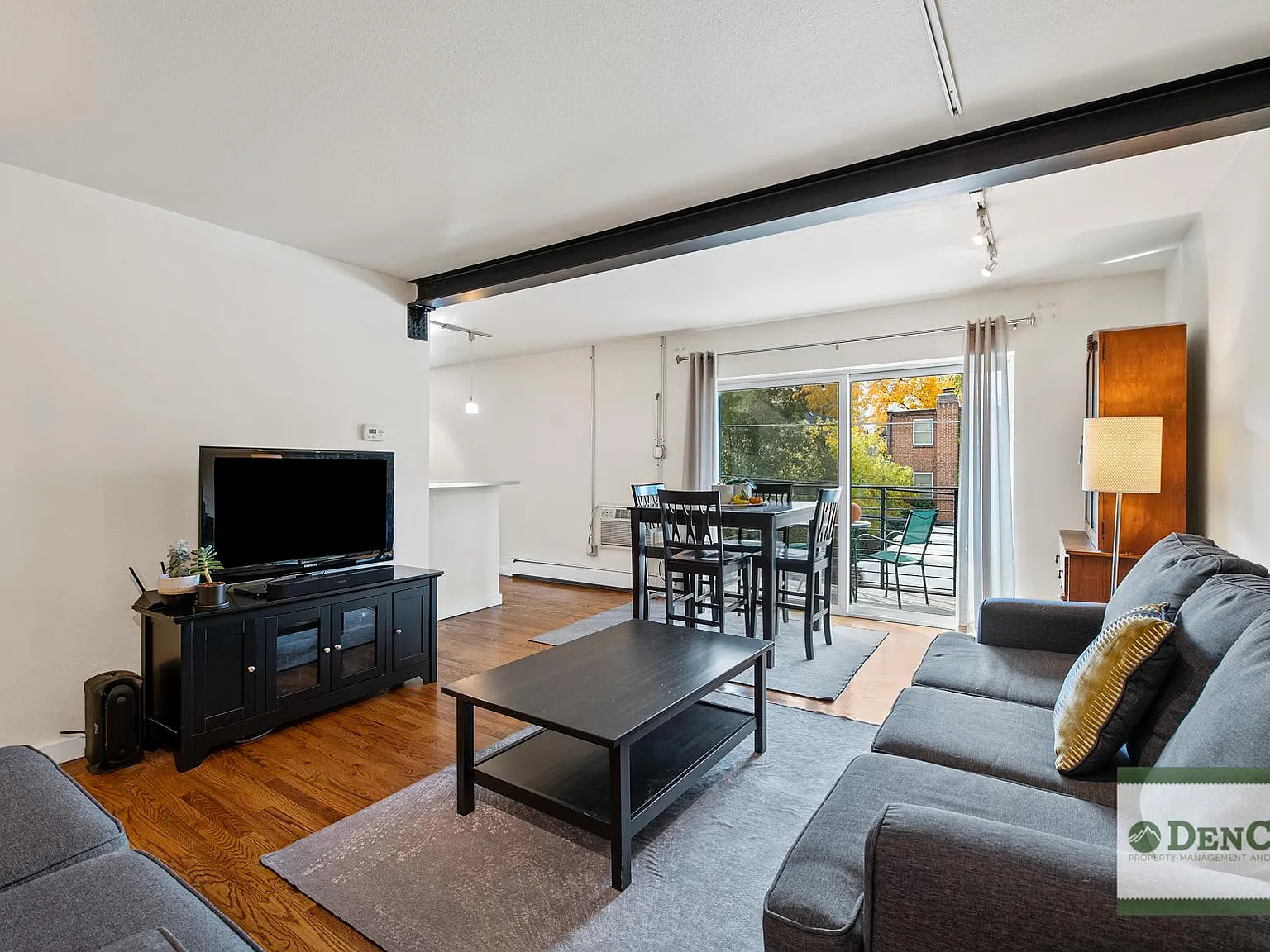 2 bed, 929 sqft, $2,100 — Photo 4