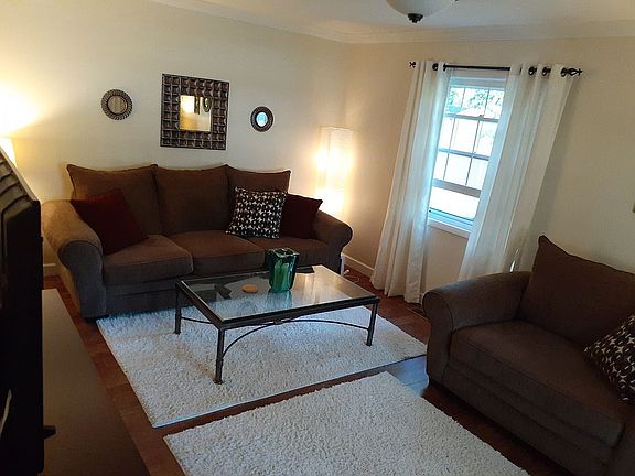 3rd image of 6206 Winslow Ct
