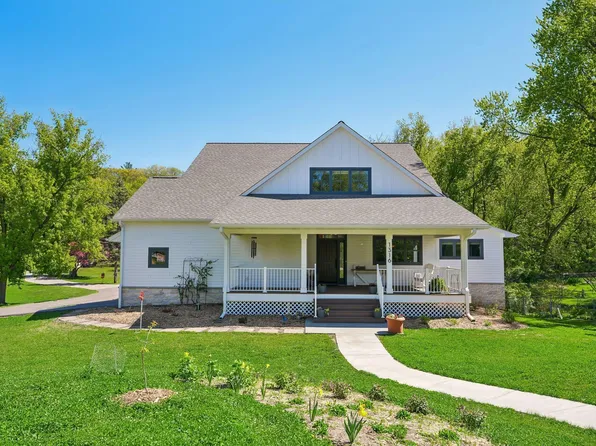 1316 3rd St, Mendota, MN 55150