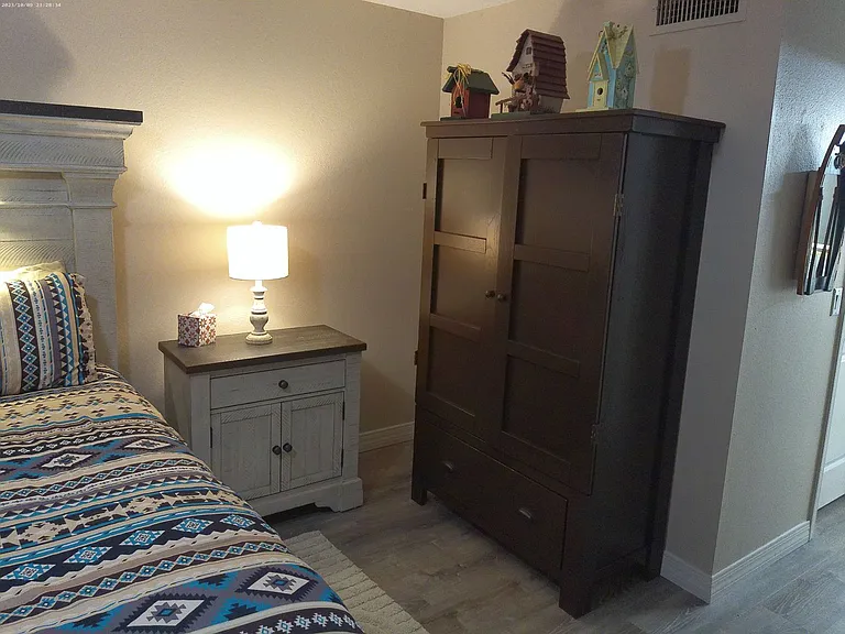 1640 Emerald Dr — Photo 9