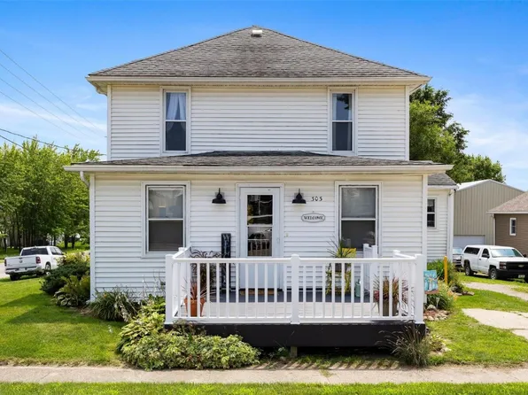 303 South St, Urbana, IA 52345