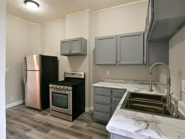 530 S 30th St APT 1, Omaha, NE 68105