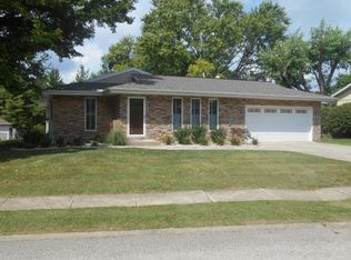 2134 Cameron Pl, Charleston, IL