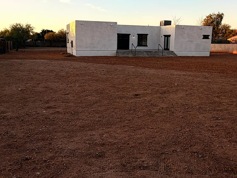 1831 E Breeze Ln — Photo 24