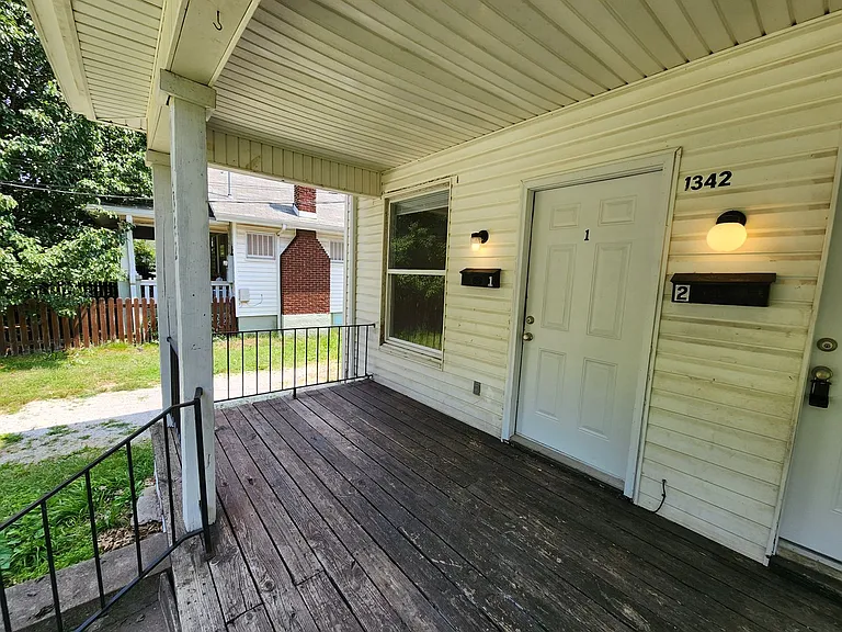 1342 N Broadway Ave #1 — Photo 4