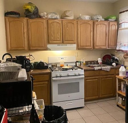 3rd image of 880-882 S 20th St #2