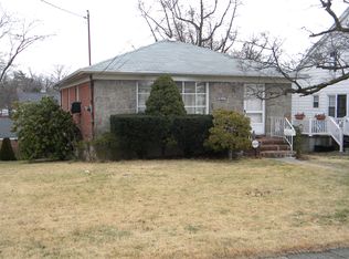 3603 204th St, Flushing, NY 11361