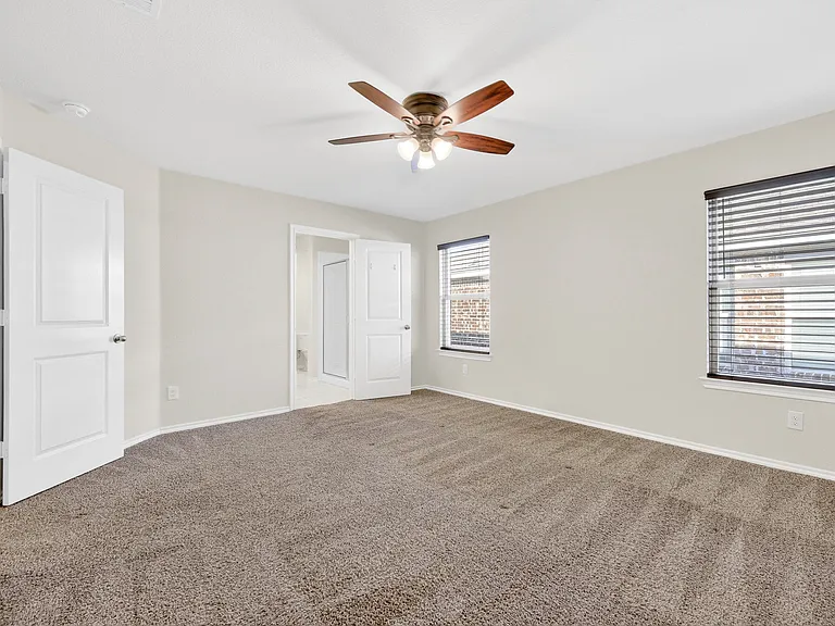 114 Harvard Blvd — Photo 15