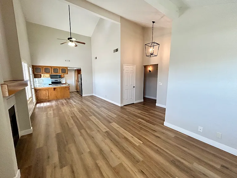 1585 Mayflower Way — Photo 7