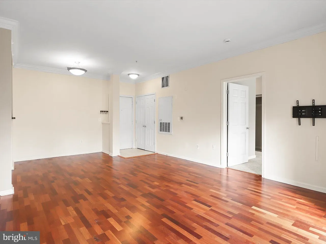 2 bed, 1094 sqft, $2,900 — Photo 3