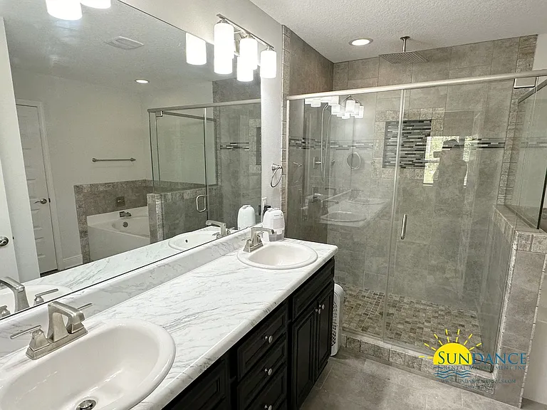 2337 Salamanca St — Photo 7