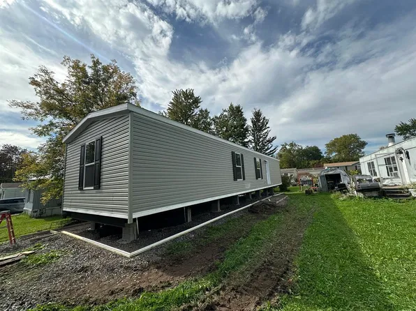 216 Tipperary Dr, Utica, NY 13502