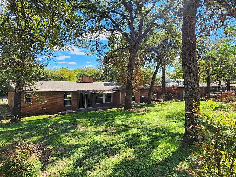 1326 S Pecan St — Photo 29