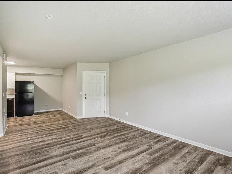 Prospector's Point Apartments — Photo 4