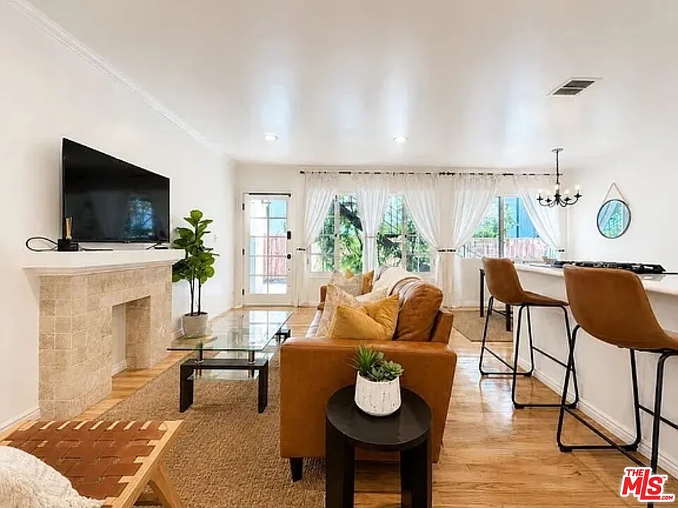 1 bed, 1.0 bath, 750 sqft, $4,000 — Photo 4