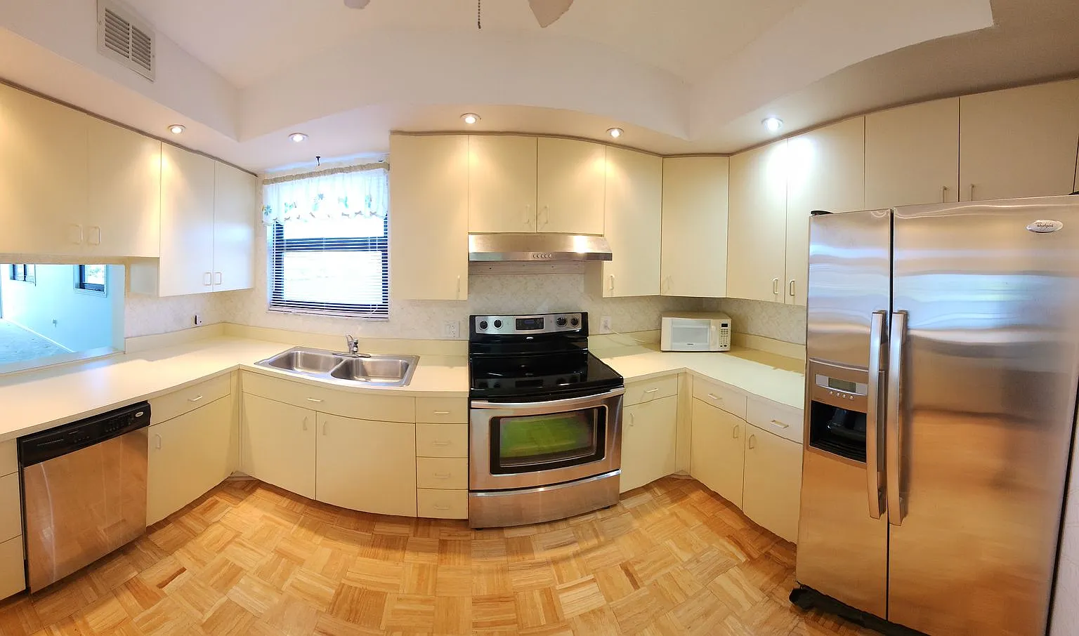 Annual Rental: Check Out These Awesome Corner Views!! Active 55 + Community With Gorgeous Pool, C... — Photo 4