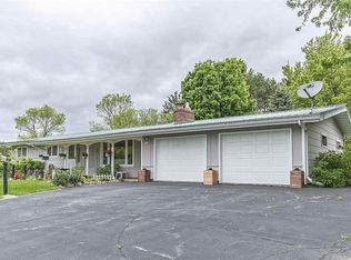 5525 Downtown Ln, Gillett, WI 54124