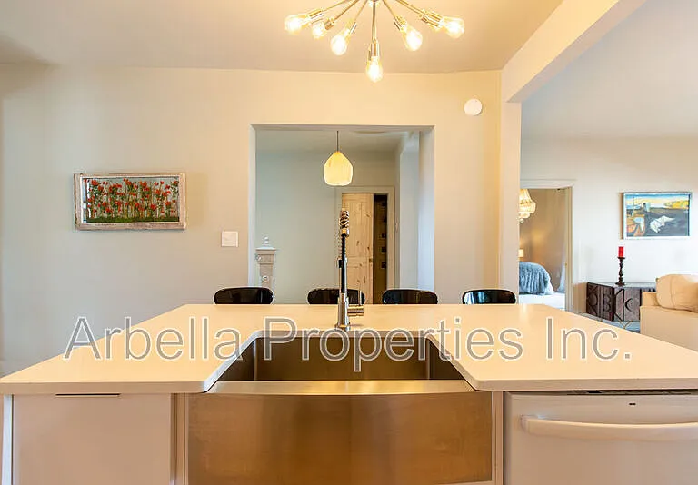511 Alabama St — Photo 9