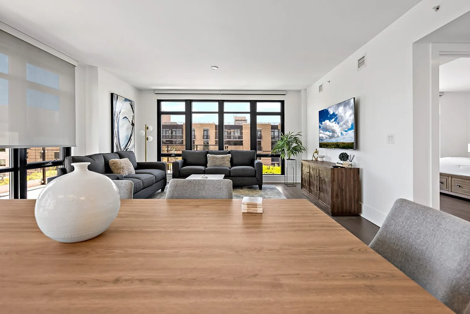 2 bed, 2.5 bath, $10,752 — Photo 4