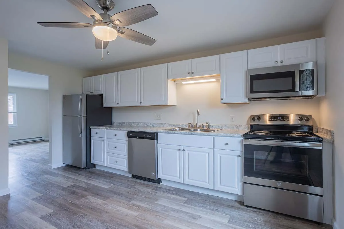 Ridgeway Garden Apartments — Photo 3